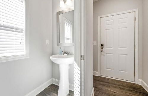 Stylish & Modern 3BR Home Near Chattahoochee River - Foto 7