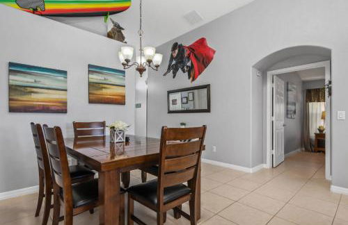 Wheelchair accessible Lakeview 4BR house with pool spa themed rooms game room - Foto 11