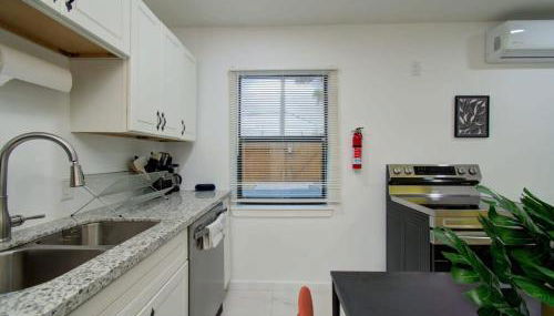 Heart of Houston - 2-BD 1-BA with Firepit - Photo 4