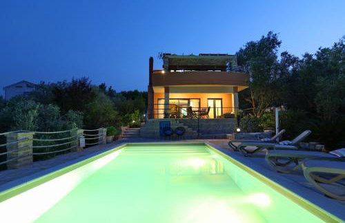 Apartment Serenity with Private Pool Near the Beach - Photo 26