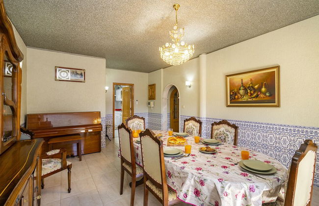 Perfect Family Hideout Residence W/Ac & 4Br + 5Ba - Photo 22