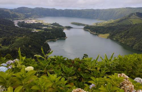 Um quarto da Casa Do Monte - Photo 63