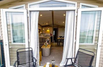 2Bed Whitley Bay Home - Free Parking, Close to beach & St Mary's Lighthouse - Photo 48