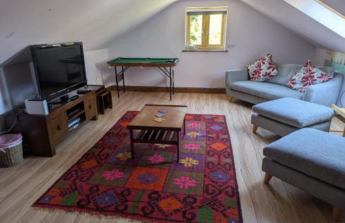 Canal-side 5-Bed Cottage - Sleeps 10 Pet Friendly - Foto 21