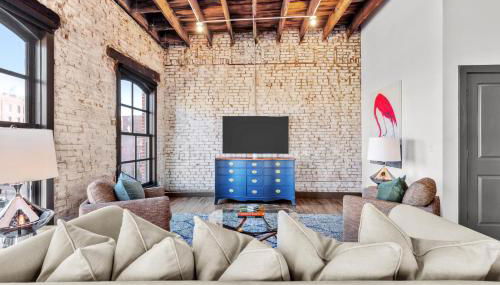 Brick & Bed, Riverfront Lofts, PC 206 - Photo 3