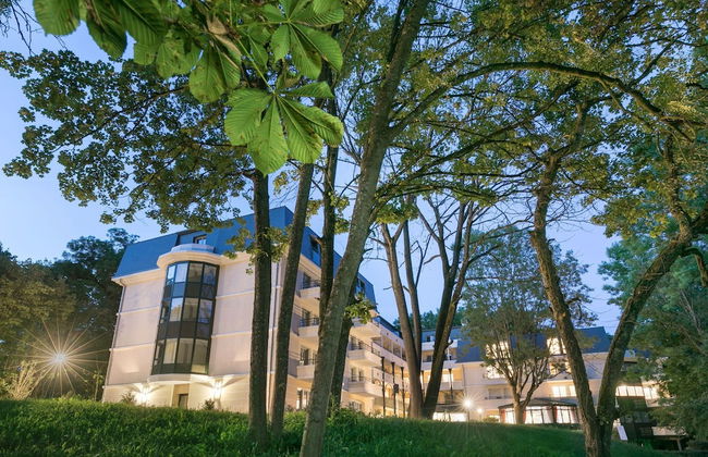 Home Médicis Les Petites Roches - Photo 1