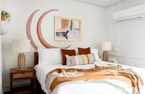 *NEW* The Audrey ~ Downtown | Rooftop Skyline View - Foto 1