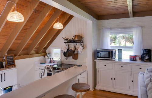 Cozy Tennessee Cabin with Deck, Grill and Fire Pit! - Foto 8