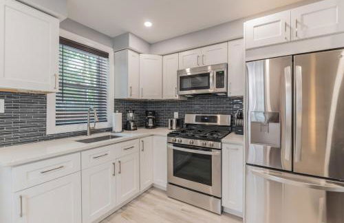 University City Executive Modern 3BR 2BA Within 5 min to Drexel, University of Pennsylvania, & Children's Hospital of Pennsylvania - Photo 5