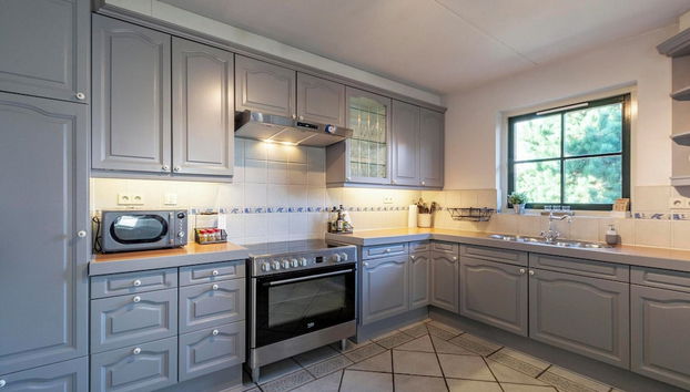 Dutch Beach Hideaway w/ Parking - Foto 5, Cocina privada