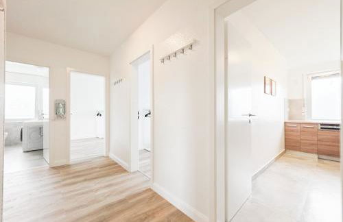 Tolstov Apartments - 3 Room Apartment - Balcony - Kitchen - Washing machine - next to Cologne - Foto 15