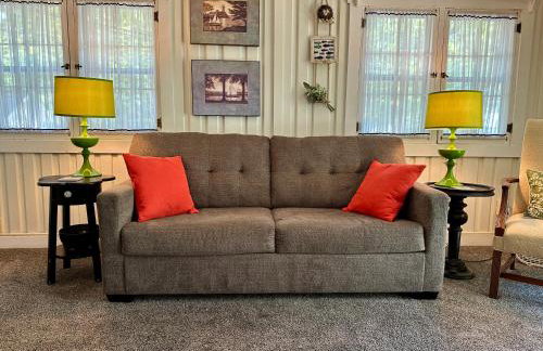 Charming Long Lake Cottage-Hot Tub-Pet Friendly-Near Alpena - Photo 9