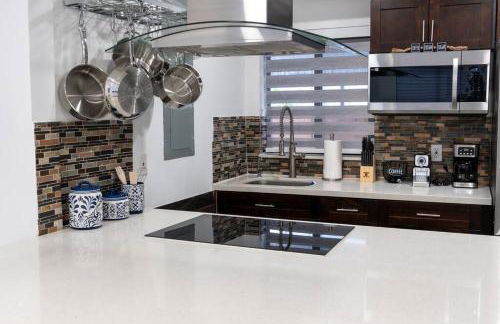 Luxury Retreat 3B ,2Ba POOL , Coral Gables Center - Photo 8