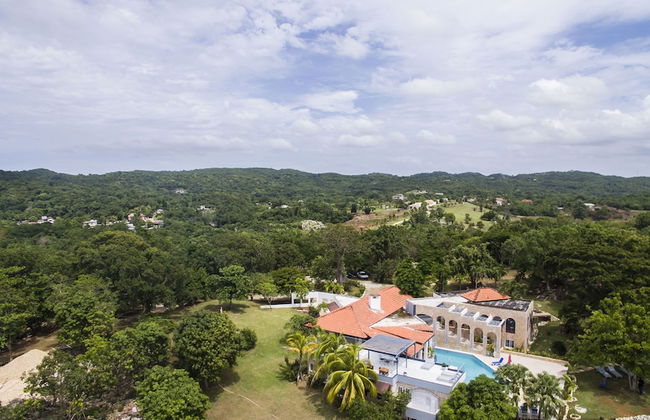 High Life Villa - Photo 34