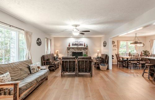 The Hangout Haven - Theater, Hot tub, Pickleball, Ping pong, Firepit - Foto 10