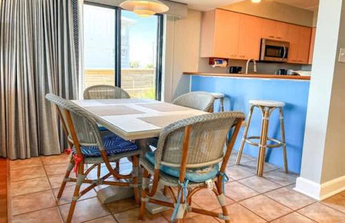 Villa A-1 Ground Floor Beach Front w Pool - Foto 8