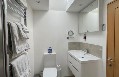 Whitley Old Garage - Photo 91