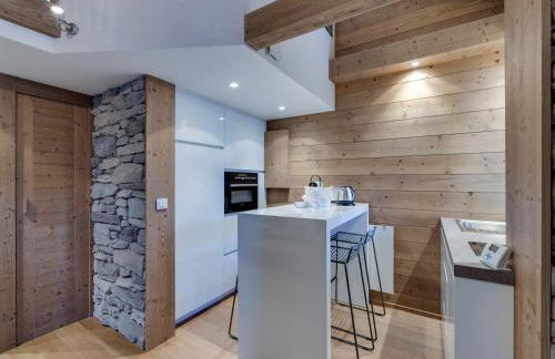 Appartement Duplex Rénové: 3 Pièces, 40m², Parking, Proche Centre Val d'Isère - FR-1-567-96 - Foto 3