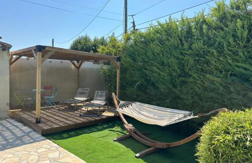 CHARMANT LOGEMENT AVEC PISCINE EN PROVENCE au premier étage d une villa - Foto 4