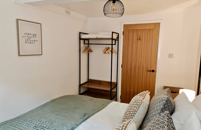 2-Bed Apartment - For Contractors & Business Travellers - Long Stays Welcome - Photo 16