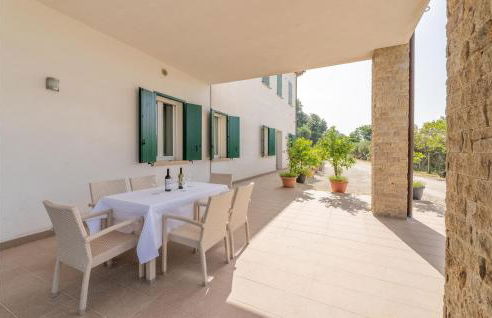 Gorgeous Apartment In Valnogaredo Pd - Foto 5