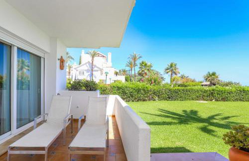 Frontline beach ground floor apartment - Los Monteros Palm Beach - Photo 16
