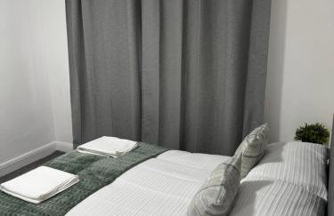 Welcome to This Newly renovated 4 bedroom cozy & charming home in Dagenham, East London - Foto 8