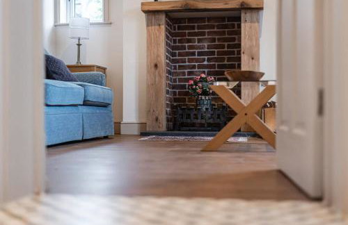 Luxury country oak beamed peaceful retreat - Photo 43