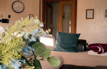 Laxey place maisonette East Belfast -private parking, transport links - Foto 13