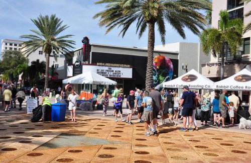 Comfy Queen Bed Studio, Downtown West Palm - Foto 10