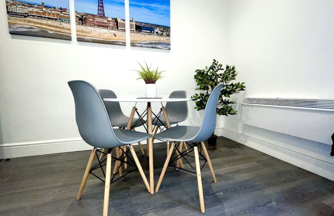 Albert Luxury Hottub and Jacuzzi Apartments - Photo 19