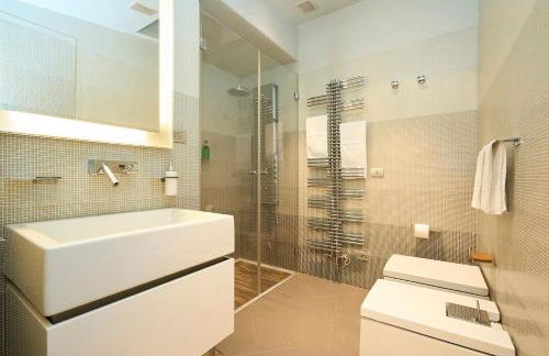 Luxury House - 2 Minutes Walk from Central Station - Photo 17