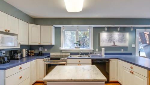 Countryside Cottage on 5 Acres! Easy Commute to DC - Foto 2