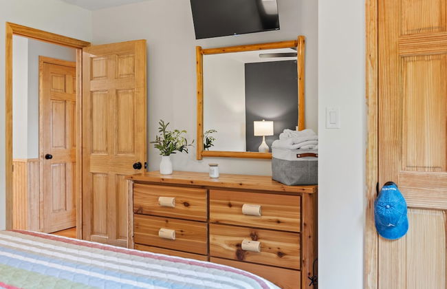 Bluejay Getaway by Avantstay Walk to Lake 7bdr Hot Tub Pool Table - Foto 49