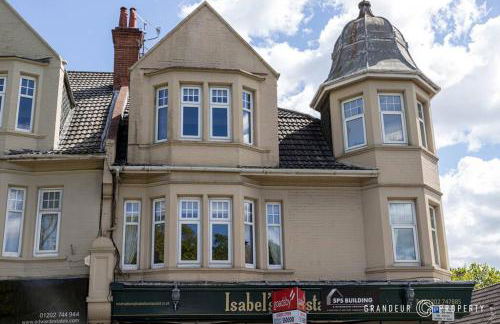 Central Park Suite by Grandeur Property - Photo 34