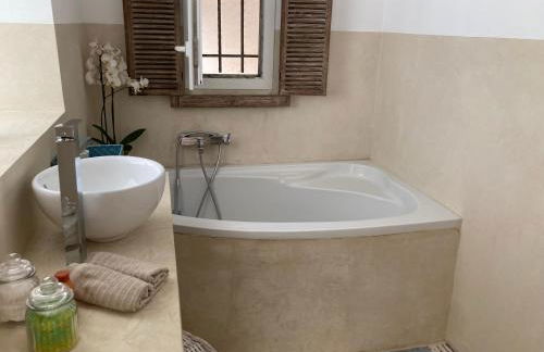 Maison ensoleillée au milieu des pins entre Marseille et Cassis - Foto 13