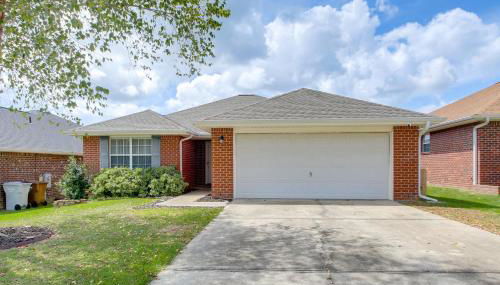 3 Mi to Escambia Bay Home with Deck and Private Yard! - Foto 3