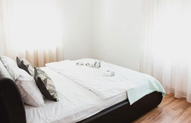 Modern Apartment With Terrace in Herceg Novi - Photo 2