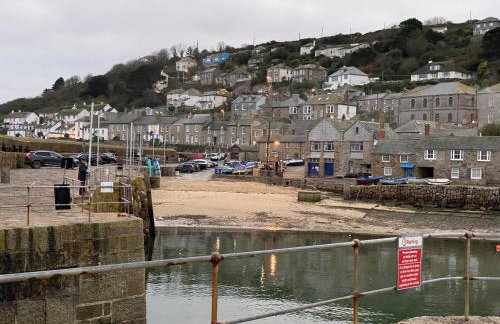 Sweet Caroline - luxury studio stone’s throw from Mousehole harbour - Photo 12