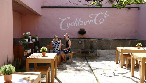 Disfrutando de la terraza