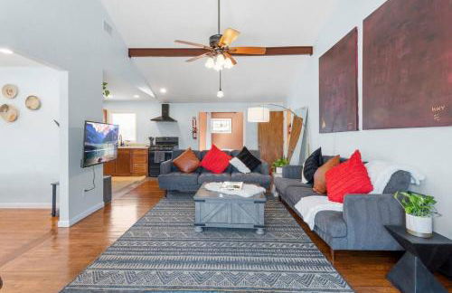 AC Beach Farmhouse Retreat - 5BD 2BA - Foto 32