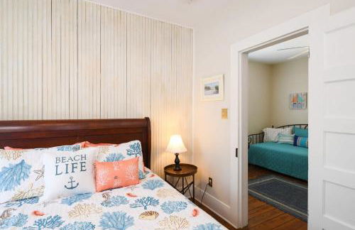 Catch A Wave 2 Blocks to the Beach Two-Story With Porch - Foto 15