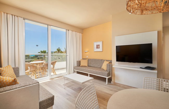 Protur Vista Badía Aparthotel - Photo 18