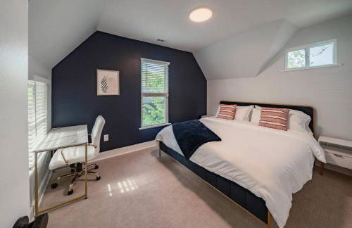 Hot Tub Amazing Location! Modern Ohio City Luxury 2 King Beds - Foto 19