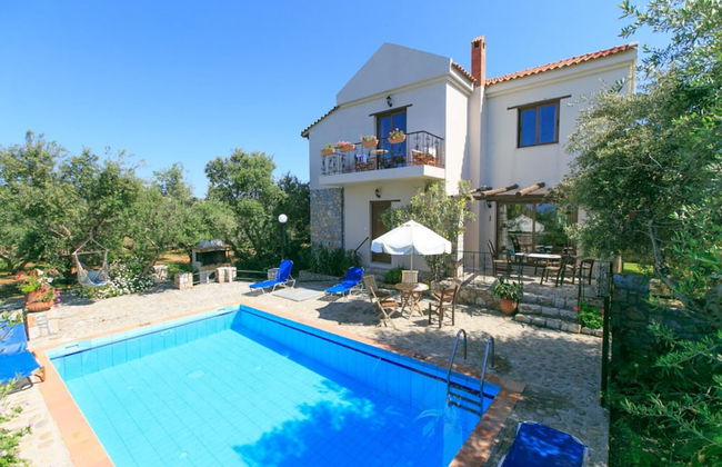 Villa Tzina Large Private Pool Walk to Beach A C Wifi Car Not Required - 1604 - Foto 16