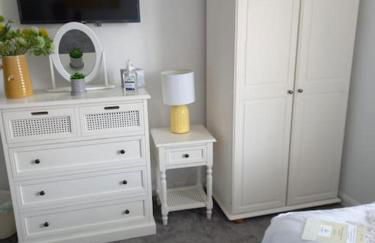 Cottage, Hot Tub, Open fire, Games Room, large Garden Sleeps 2-8 - Foto 28