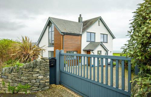 Spacious Coastal Retreat with Sea Views - Foto 69