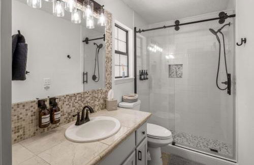 Back-40 Retreat with Hot Tub & Bike Garage - Photo 7