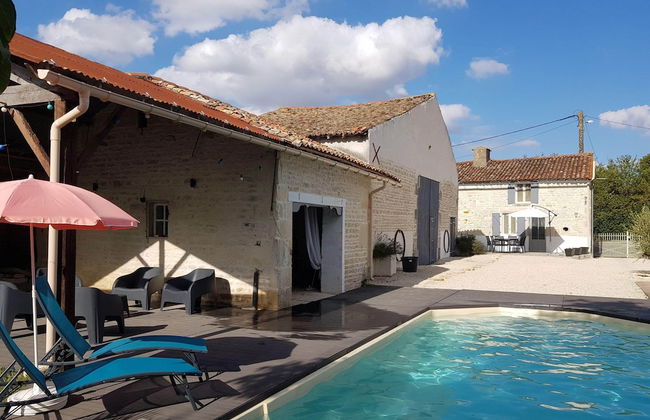 Holiday Home in Loubigne With Pool & Terrace - Photo 19