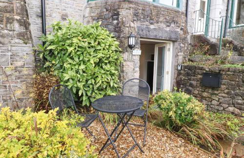 Inglewood Court - Photo 26